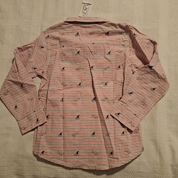 The Children's Place boys size 3T red, white & gray button up shark shirt, New - Picture 5 of 5